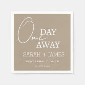 Taupe結婚の1日リハーサル遠くにディナー スタンダードカクテルナプキン (正面)