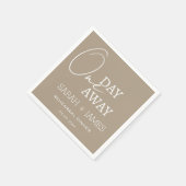 Taupe結婚の1日リハーサル遠くにディナー スタンダードカクテルナプキン (角)