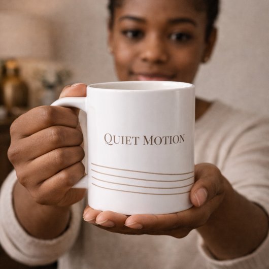 Taupe Quiet Motion Classic Mug, 11 oz コーヒーマグカップ
