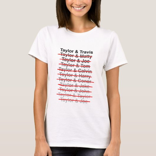 Taylor & Travis (Black Text / Red Line) Tシャツ (正面)