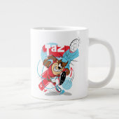 TAZ™サッカーのヘッドバッティング ジャンボコーヒーマグカップ (右)