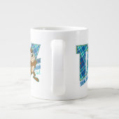 TAZ™トルネドテラープレイド ジャンボコーヒーマグカップ (裏面)