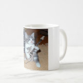 Taza con gato rockero tocando guitarra . コーヒーマグカップ (正面右)