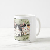 Taza de tres Gatitos Kawaii Sentados コーヒーマグカップ (正面右)