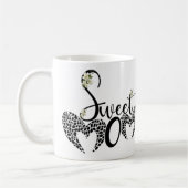 Taza dulce mamá con corazón y flor コーヒーマグカップ (左)