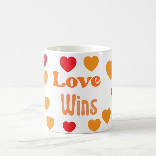 Taza “Love Wins” – El amor siempre gana コーヒーマグカップ (中央)