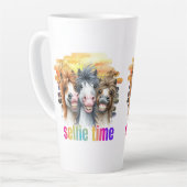 Tazas horse meme – funny horses on a selfie カフェラテマグ (左アングル)