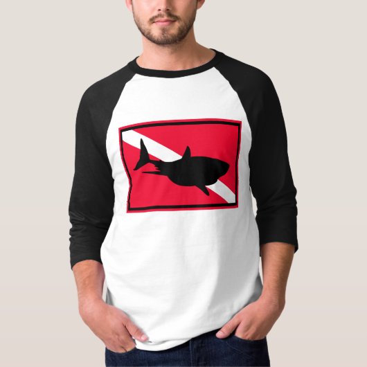 {TBA}ホホジロザメのダイビングの印の人のTシャツ Tシャツ (正面)