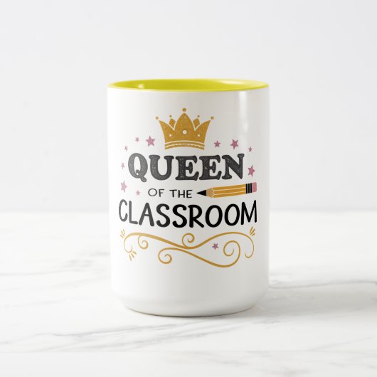Teacher Appreciation Gift – Queen of the Classroom ツートーンマグカップ (中央)