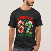 Teacher Christmas Funny Meme I Survived 67 Days Of Tシャツ (正面)