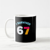 Teacher I Survived 67 Days Of School Funny 100th D コーヒーマグカップ (左)