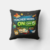 Teacher Mode: ON – かわいい学校へ戻るデザイン クッション (裏面)
