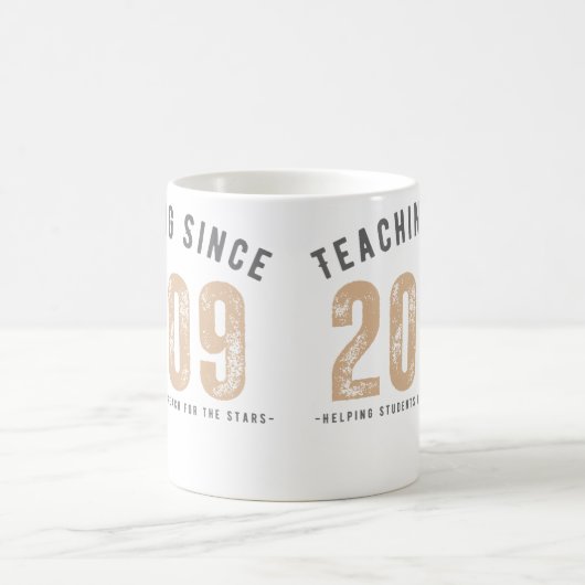 Teacher Mug | Teaching Since 2009 コーヒーマグカップ (中央)