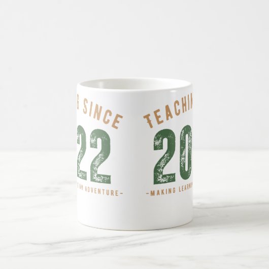 Teacher Mug | Teaching Since 2022 コーヒーマグカップ (中央)