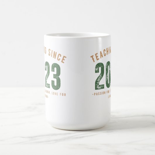 Teacher Mug | Teaching Since 2023 コーヒーマグカップ (中央)
