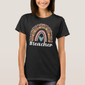 Teacher Rainbow Leopard Education Classroom Tシャツ (正面)