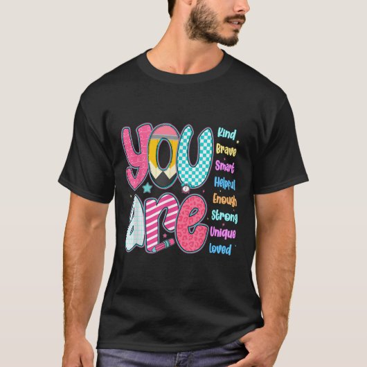 Teacher You Are Smart Brave Strong Kind Loved Moti Tシャツ (正面)