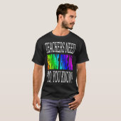 Teachers Need Spring Break Too Retro Rainbow Grap Tシャツ (正面フル)