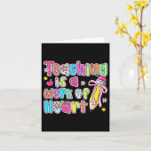 Teaching Is A Work Of Heart Pencil Bow Teacher Val カード (黄色い花)