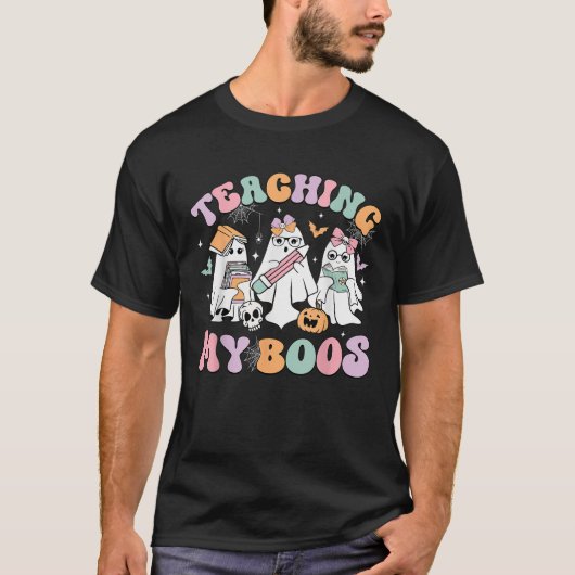 Teaching My Boos Cute Book Ghost Groovy Teacher Ha Tシャツ (正面)