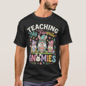Teaching My Favorite Gnomies Funny Teacher Easter  Tシャツ (正面)