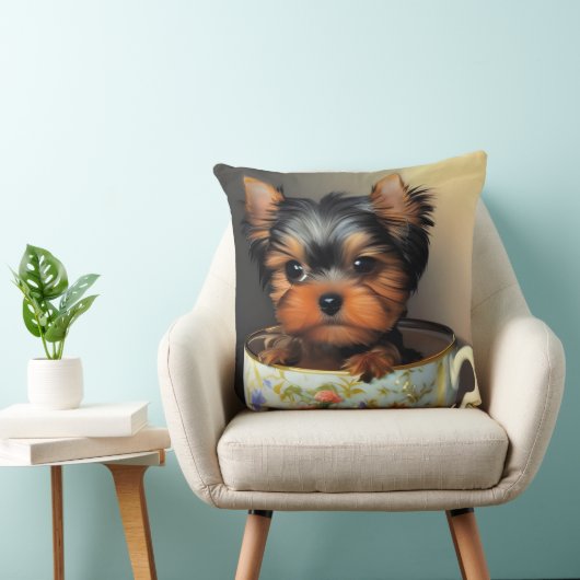 Teacup Digitalの愛らしいヨークシャーテリア絵画。 クッション (椅子)