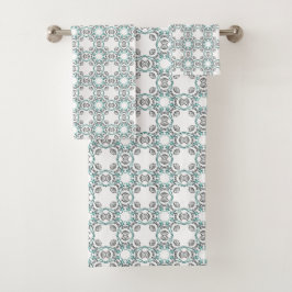 Teal and white geometric patterned  バスタオルセット