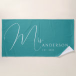 Teal Blue Newlyweds Name Personalized Honeymoon ビーチタオル<br><div class="desc">Celebrate your love in style with this personalized beach towel for adults, featuring the newlyweds' names in an elegant, modern design. Perfect for a honeymoon beach trip, anniversary getaway, or romantic vacation, this soft and vibrant towel is a must-have for couples who love to travel together. Designed with a teal...</div>