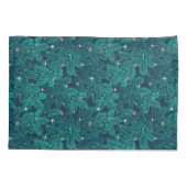Teal Pine Branches With White Snowflakes 枕カバー (裏面)