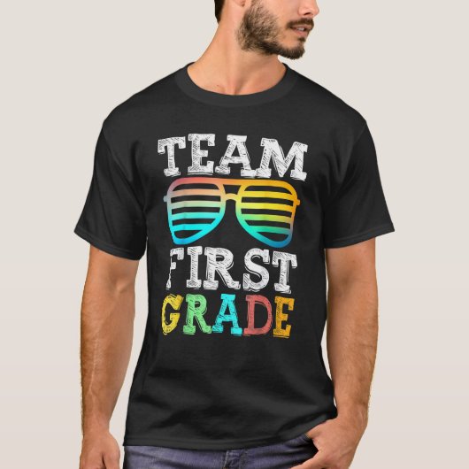 Team 1st Grade Squad First Teacher Student Back To Tシャツ (正面)