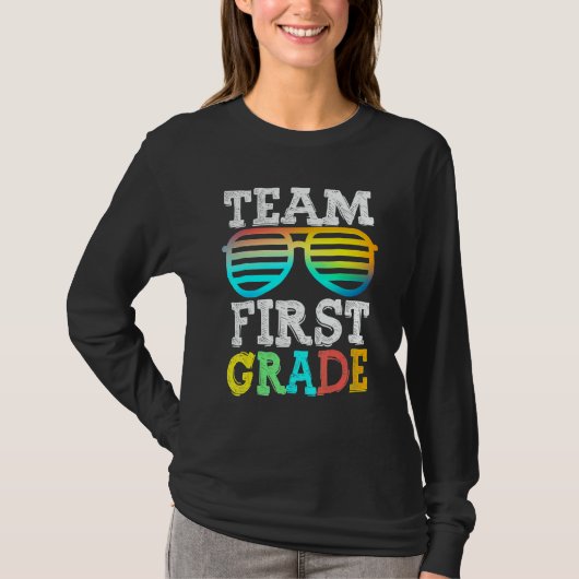 Team 1st Grade Squad First Teacher Student Back To Tシャツ (正面)
