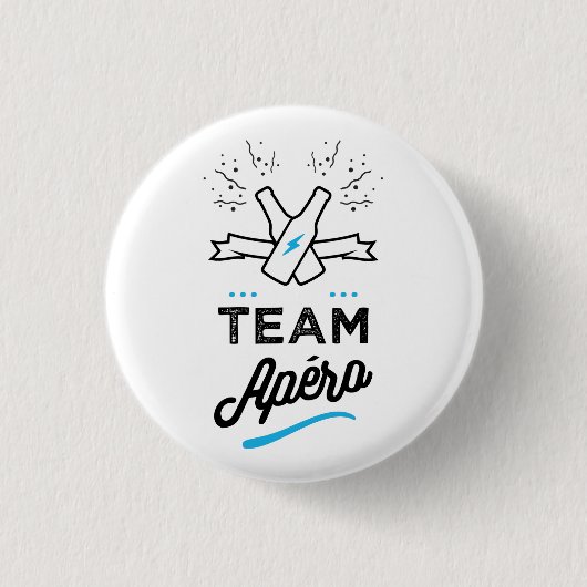 TEAM apero Homme 缶バッジ (正面)
