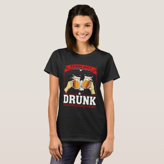 Team Day Drunk Beer Garage Day Drinker Tシャツ (正面フル)
