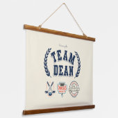 Team Dean Gilmore Girls Design 吊り下げ型タペストリー (傾斜あり)