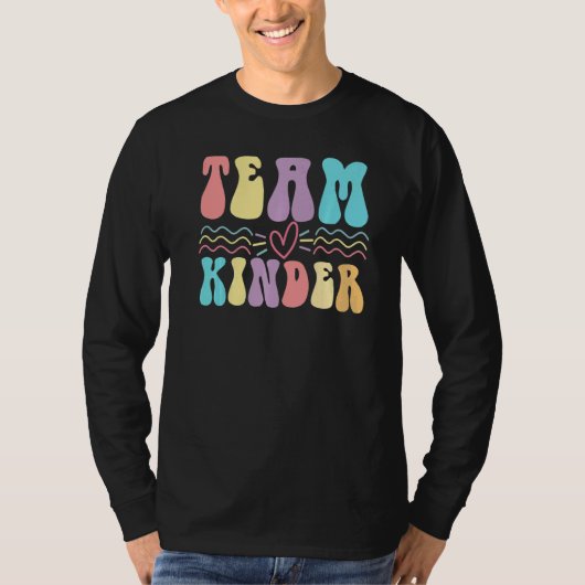 Team Kinder Student Women's kindergarten teacher   Tシャツ (正面)