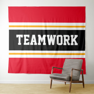 TEAMWORKおもしろいブライトレッド白黒レースストライプ タペストリー