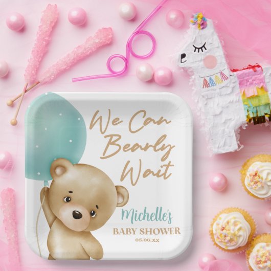 Teddy Bear Blue我々は赤ちゃんシャワーを待つことができる ペーパープレート (パーティー)