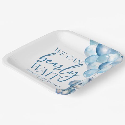 Teddy Bear Blue我々は赤ちゃんシャワーを待つことができる ペーパープレート (傾斜あり)