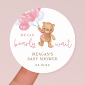 Teddy Bear Girl我々は赤ちゃんシャワーを待つことができる ラウンドシール
