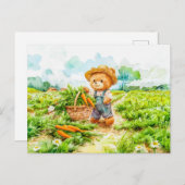 Teddy Bear Harvesting Carrots in a Field ポストカード (正面/裏面)