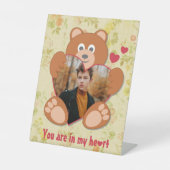 Teddy Bear Holdingハート写真バレンタインデー 台座サイン (正面)