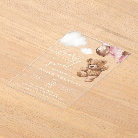 Teddy Bear, Pink Balloons, First Birthday アクリル招待状 (レイダウン)