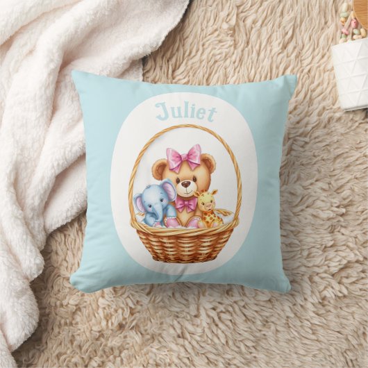 Teddy & friends in a basket クッション (ブランケット)