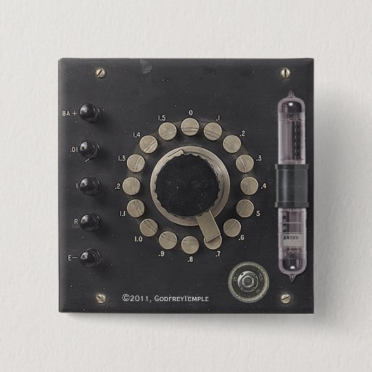 Temple's Ether Condenser教授の 缶バッジ (正面)