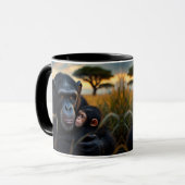 Tendresse d’un chimpanzé et son bébé. マグカップ (正面左)