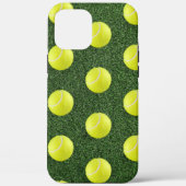 Tennis ball on green grass Case-Mate iPhoneケース (裏面)