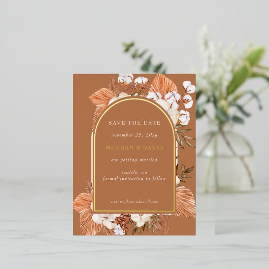 Terracota素朴 Pampas Arched日付を保存 箔招待状ポストカード (立ち正面)