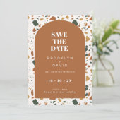 Terracottaモダンアーチテラッツォ日付カードを保存 招待状 (スタンド正面)