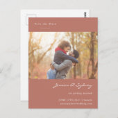 Terracotta婚約したカップルの写真の日付を保存 ポストカード (正面/裏面)