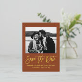 Terracotta書モダン道の写真日付を保存 箔招待状ポストカード (立ち正面)